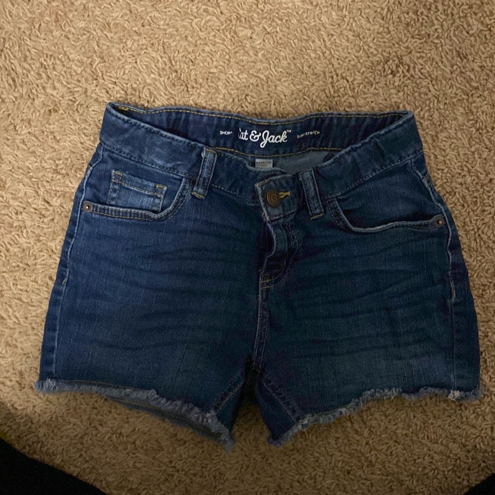 Cat & Jack super stretch jean shorts 
Adjustable waist
Large 10/12